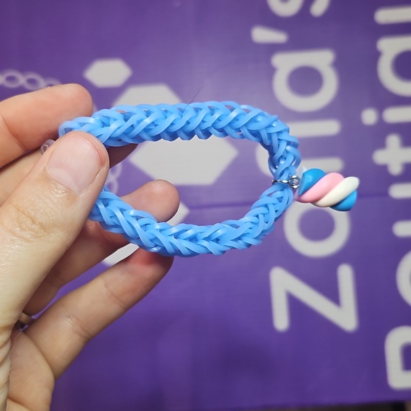 9yr old Zofia's handmade bracelets - Picture 8 of 16